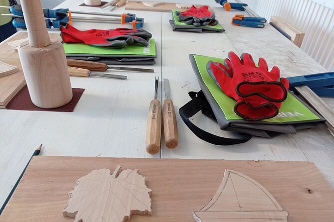 Wood Carving Workshop in Santorini No1 - Key Points