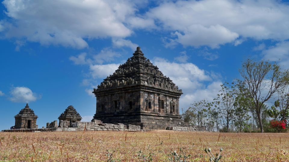 Yogyakarta : Explore Hidden Temple and Prambanan - Key Points