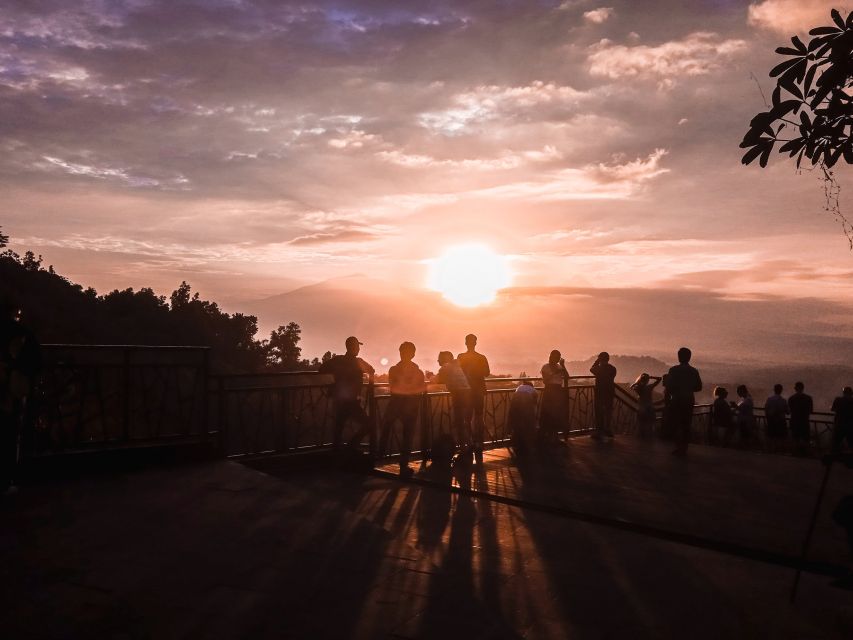 Yogyakarta: Setumbu Sunrise. Merapi Volcano and Temples Tour - Key Points