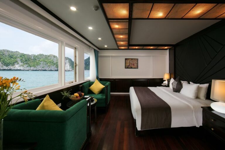 2-Day Ha Long Bay Luxury Cruise & Jacuzzi