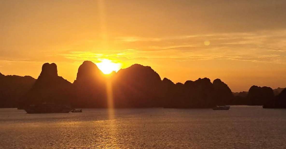 2-Day Hoa Lu, Trang An, Mua Cave & Ha Long Bay Cruise