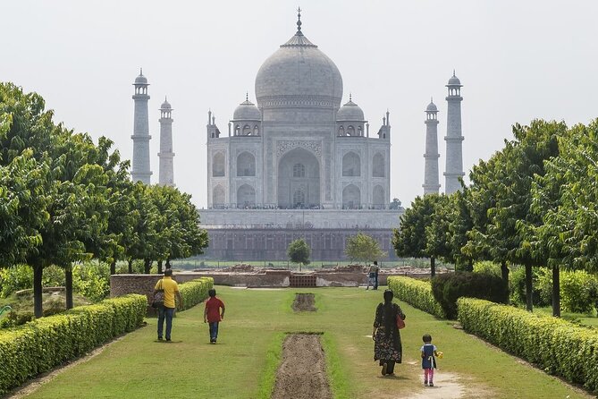 2 Days Overnight Agra Tour With Taj Mahal & Agra Fort From Delhi