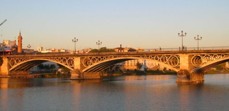 2-Hour Seville Panoramic Walking Tour