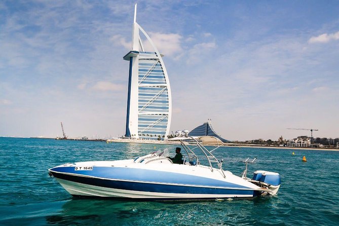 2 Hours Speed Boat Sightseeing of Dubai Marina – Dubai