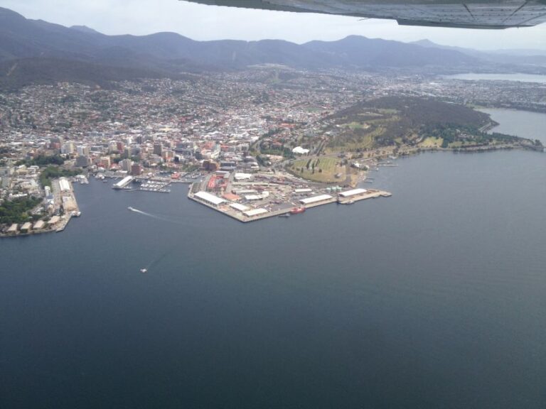 20 Minute Scenic Hobart Plane Flight