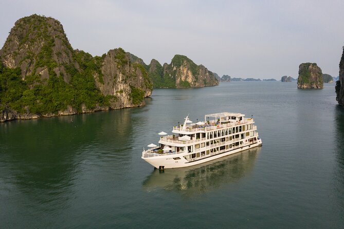 3-Day Hanoi and Halong Tour Including Overnight Cruise