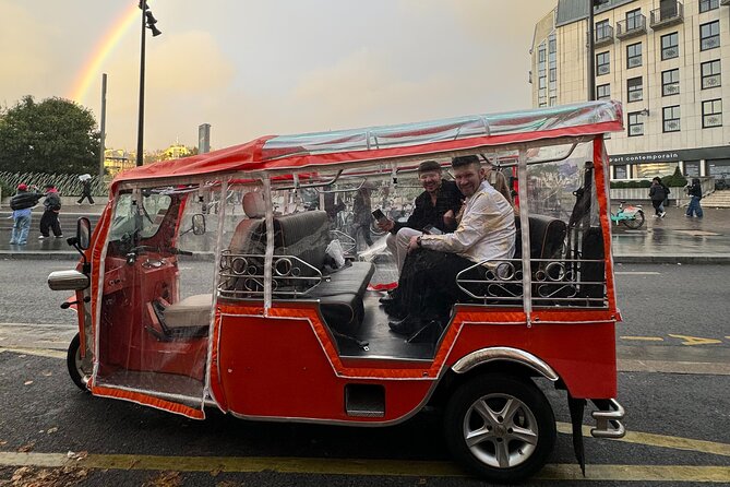 3-Hour Private Electric Tuktuk Tour in Paris