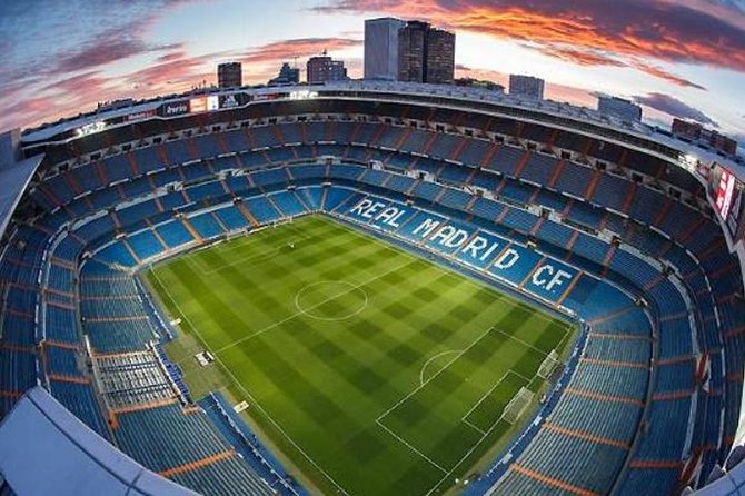 3 Hours E-Bike Tour From the City Center to Real Madrid Stadium and Its Museum