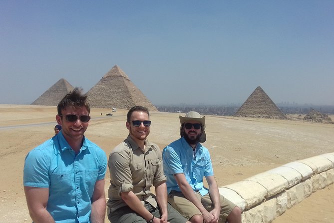 8-Hour Private Tour to the Pyramids of Giza and Saqqara From Cairo