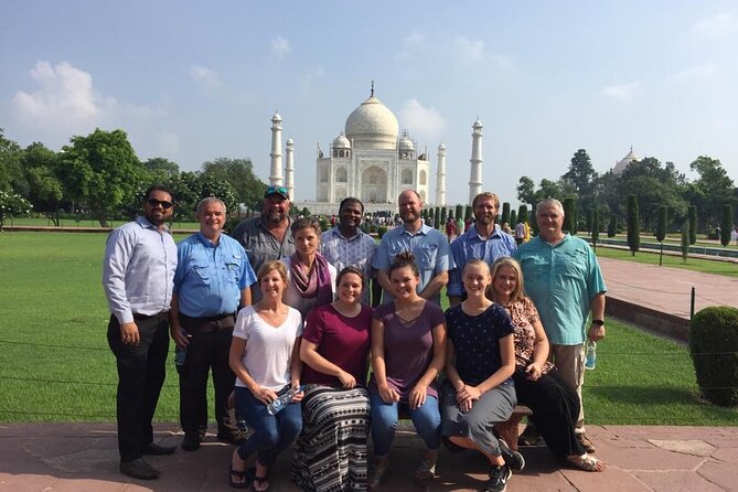 Agra Overnight Tour With 5 Star Hotel – All Inclusive
