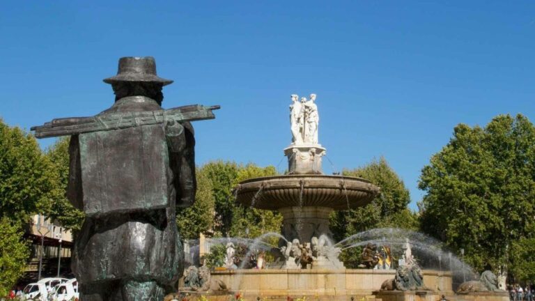 Aix En Provence and Avignon City of Popes Private Tour