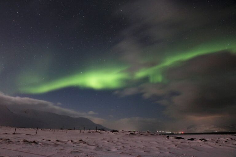 Akureyri: Hunt for the Northern Lights Photography Tour