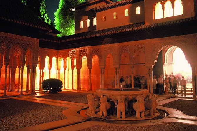 Alhambra: Night Visit to Nasrid Palaces
