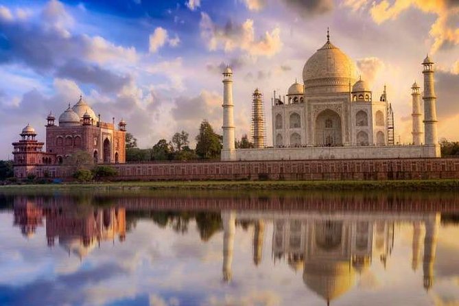 All Inclusive: Agra Taj Mahal Tour From Delhi