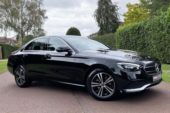 Arrival Transfer: London Luton Airport to Central London by Sedan