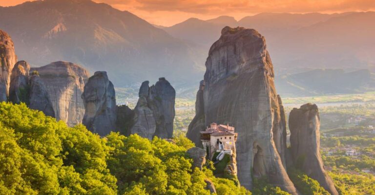 Athens: 3-Day Trip to Meteora by Train With Hotel & Museum