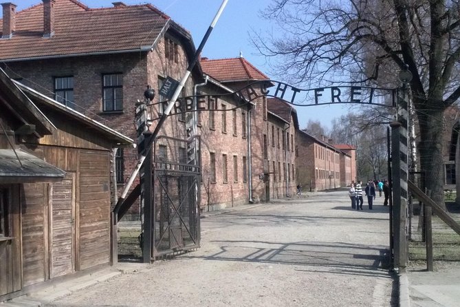 Auschwitz – Birkenau And Wieliczka Salt Mine Guided Tour With Private Transport