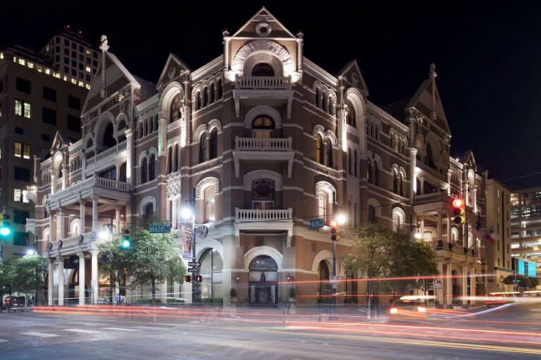 Austin: Haunted Pub Crawl Walking Tour