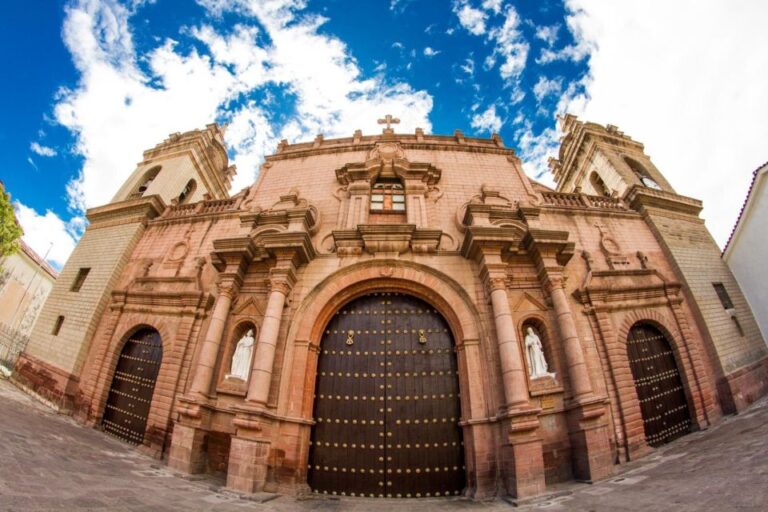 Ayacucho: Colonial Temples Altarpieces and Architecture