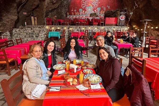 Balloon Flight in Teotihuacán Pick up CDMX Breakfast in Cave.