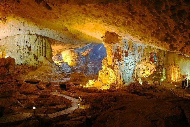 Ban Gioc Waterfall 2D1N From Hanoi Including Nguom Ngao Cave