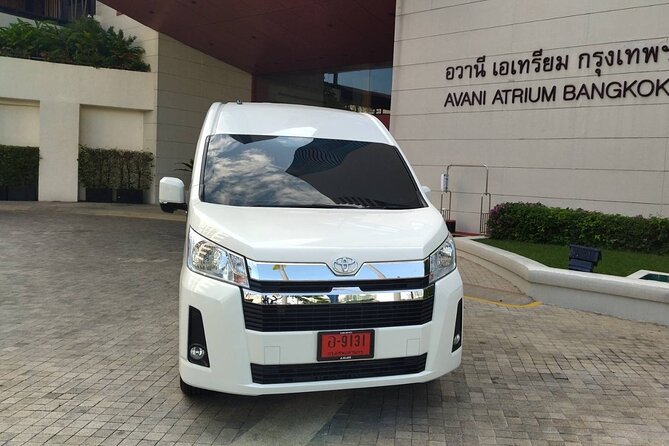 Bangkok Airport Arrival : Luxury Limousine (Airport to Hotel)