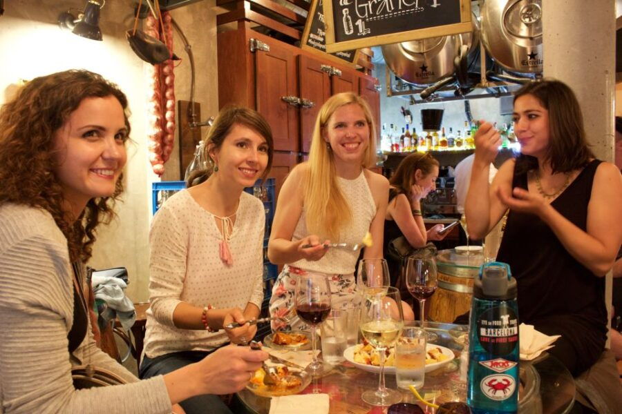 Barcelona: 3.5-Hour Sips, Sites & Bites Food & History Tour