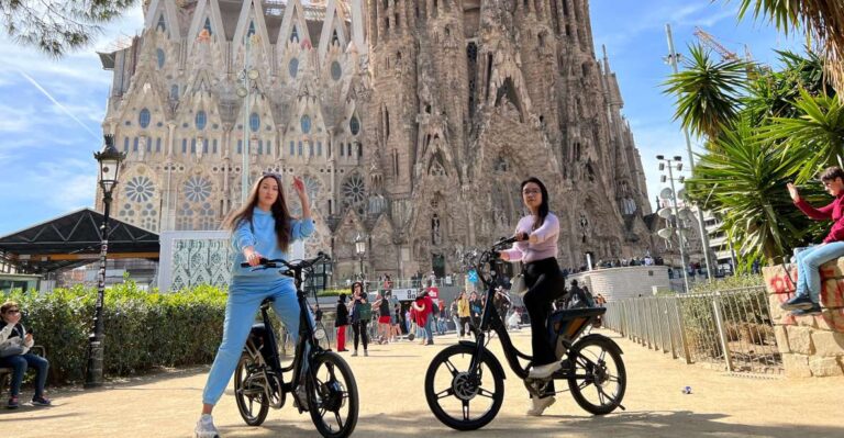 Barcelona: Gaudi Guided E-Bike Tour