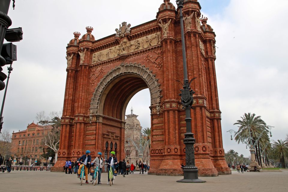 Barcelona: Montjuic Hill E-Bike Tour