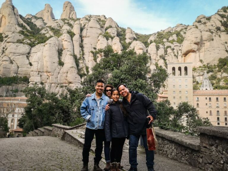 Barcelona: Montserrat Private Trip With Cable Car and Lunch