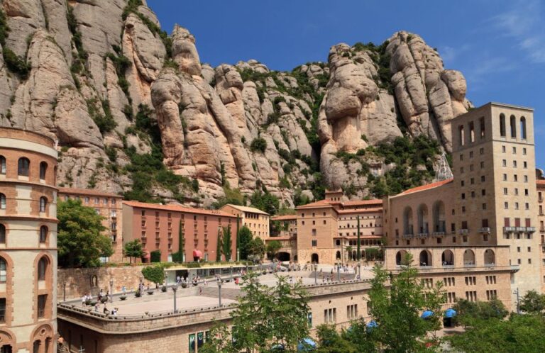 Barcelona: Montserrat & Sagrada Familia Guided Tour