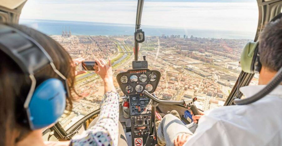 Barcelona: Panoramic Helicopter Flight