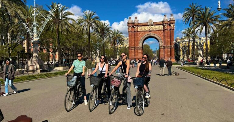 Barcelona: Sagrada Familia Private E-bike or E-Scooter Tour