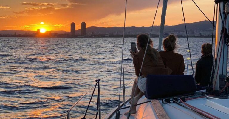 Barcelona: Sunset Skyline Cruise With Unlimited Cava