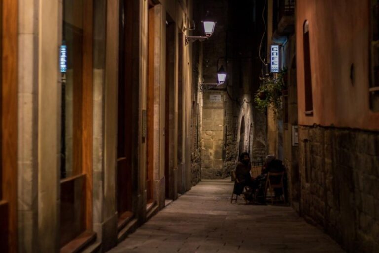Barcelona: Walk On The Dark Side Private Ghost Tour