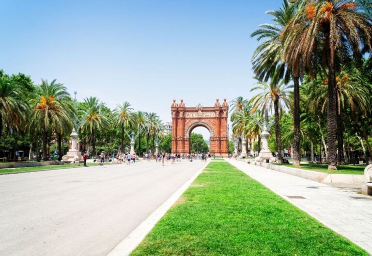 Barcelona: Walking Tour, Cable Car and Catamaran Cruise