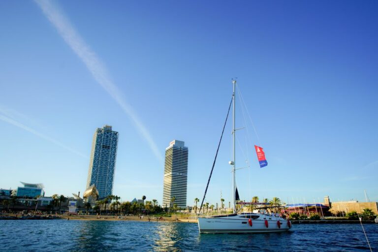 Barcelona: Yoga, Healthy Light Brunch and Sailing Experience