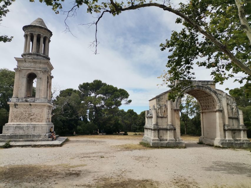 1 baux and saint remy de provence history wine and landscapes Baux and Saint Rémy De Provence: History Wine and Landscapes