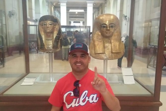 Best Full-Day Tour to Giza Pyramids Egyptian Museum and Bazaar