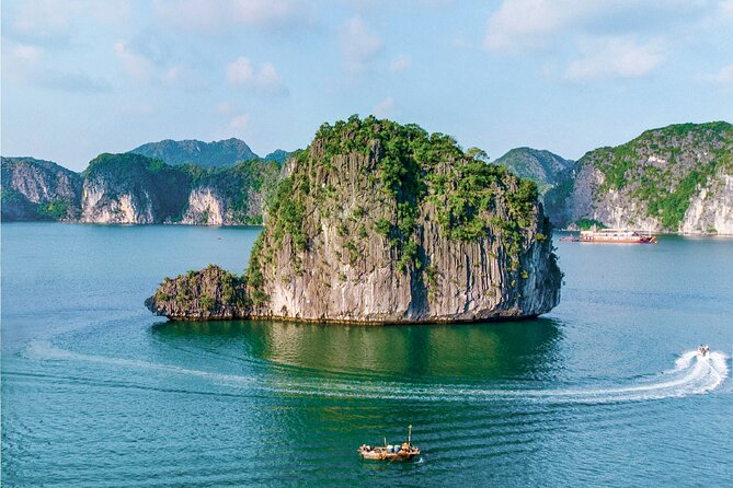 1 best love full day boat tour to lan ha bay and ha long bay Best Love - Full Day Boat Tour to Lan Ha Bay and Ha Long Bay