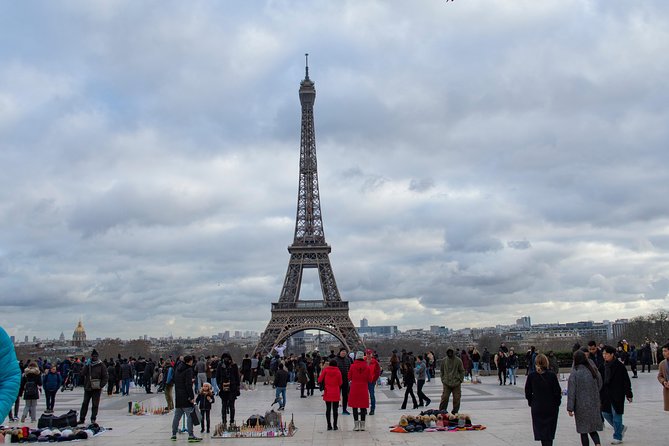 Best of Paris Private Walking Tour for Kids & Families