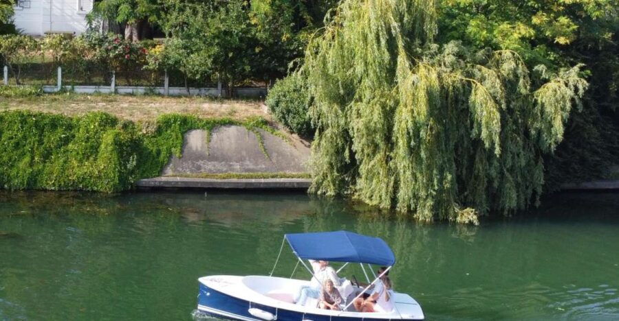 Boat Rental Without License on the Seine