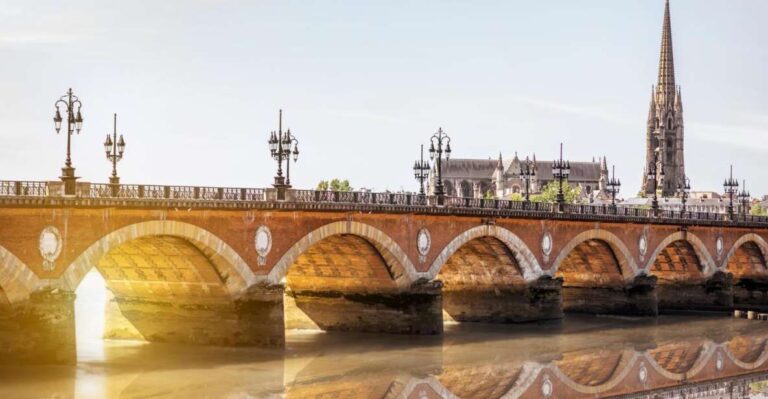 Bordeaux: Insta-Perfect Walk With a Local