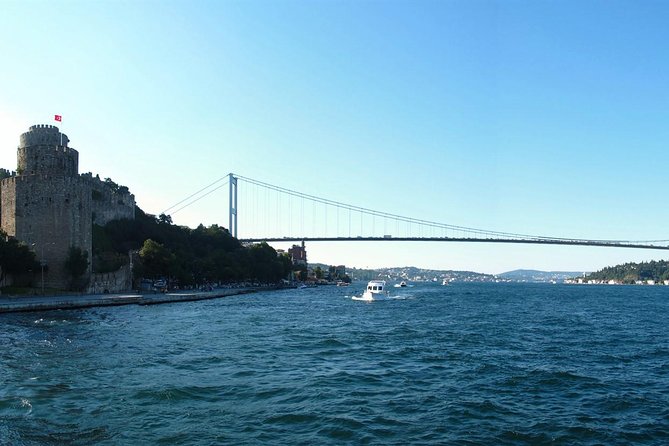 Bosphorus Cruise and Two Continents Tour With Lunch at the Top of Camlica Hill
