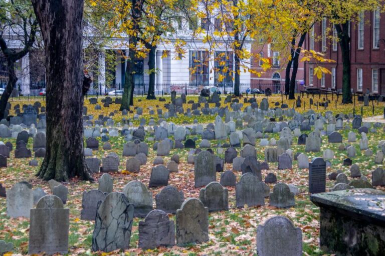 Boston: Ghost-Themed Self-Guided Walking Tour