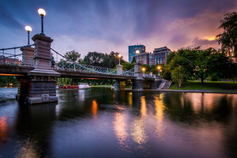 Boston: Summer Nights Sunset Trolley Tour