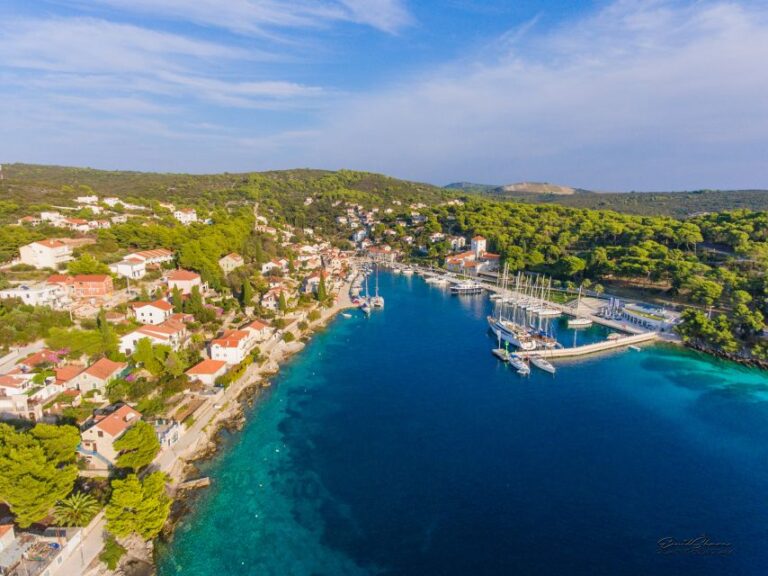 Brač: Private Boat Tour to the Blue Lagoon & Trogir