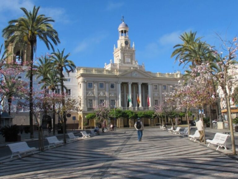 Cadiz: Guided City Tour