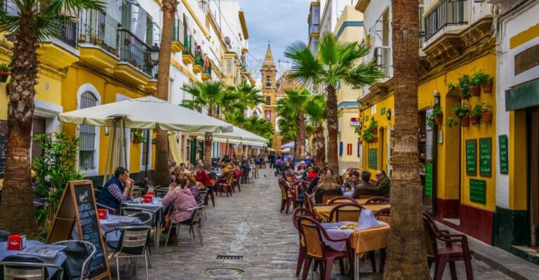 Cádiz: Mysteries and Legends Walking Tour With Souvenir