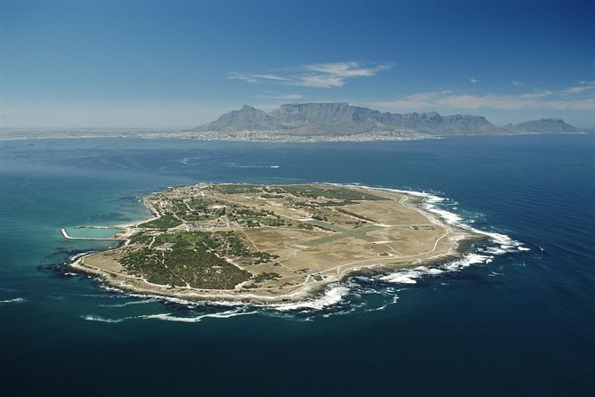 Cape Town Township Tour Including Robben Island – Walk to Freedom Tour